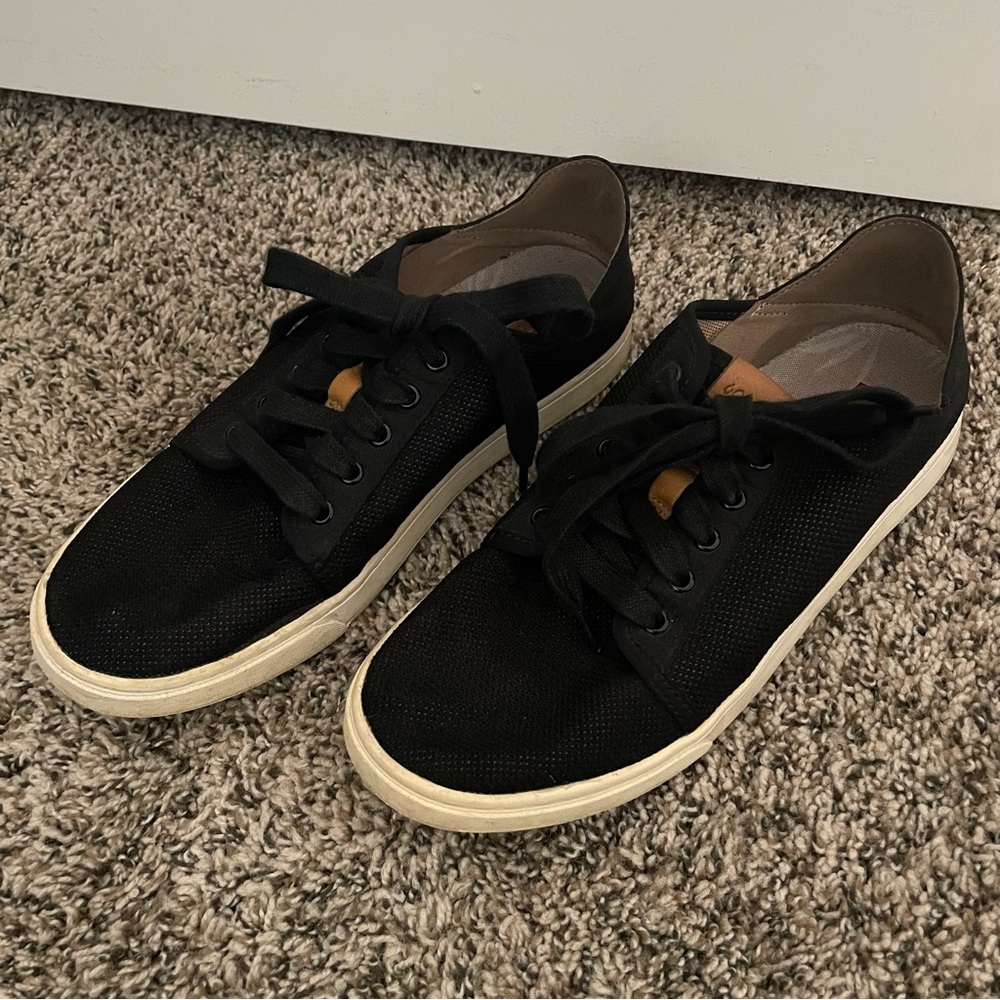 OluKai Pehuea Li Black Canvas Women's Sneakers size 8